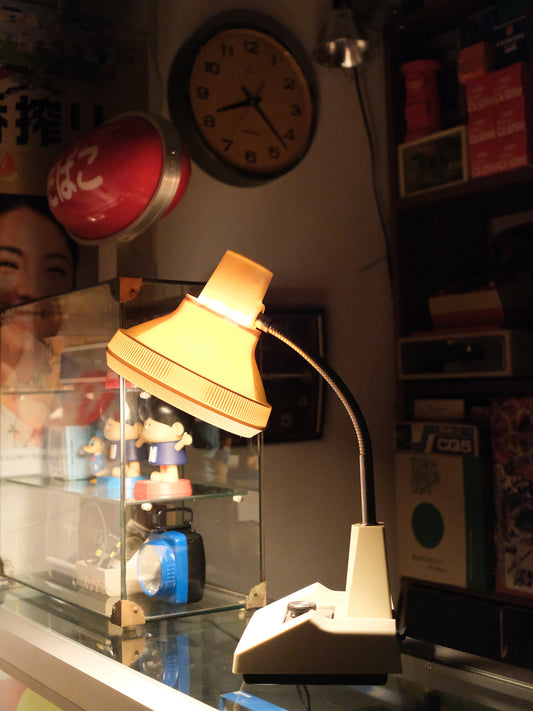 日本制 Daiei ES-600 I 褐色 旋鈕式 白熱 擡燈 Table Light Lamp