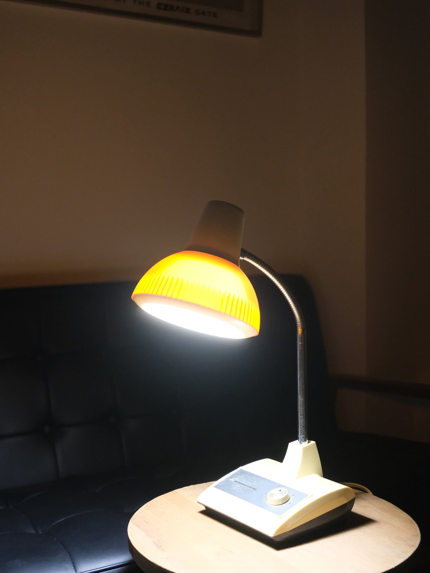 日本制 Mitsubishi 三菱 LB-301 白熱 燈色 旋鈕式 擡燈 Table Light Lamp
