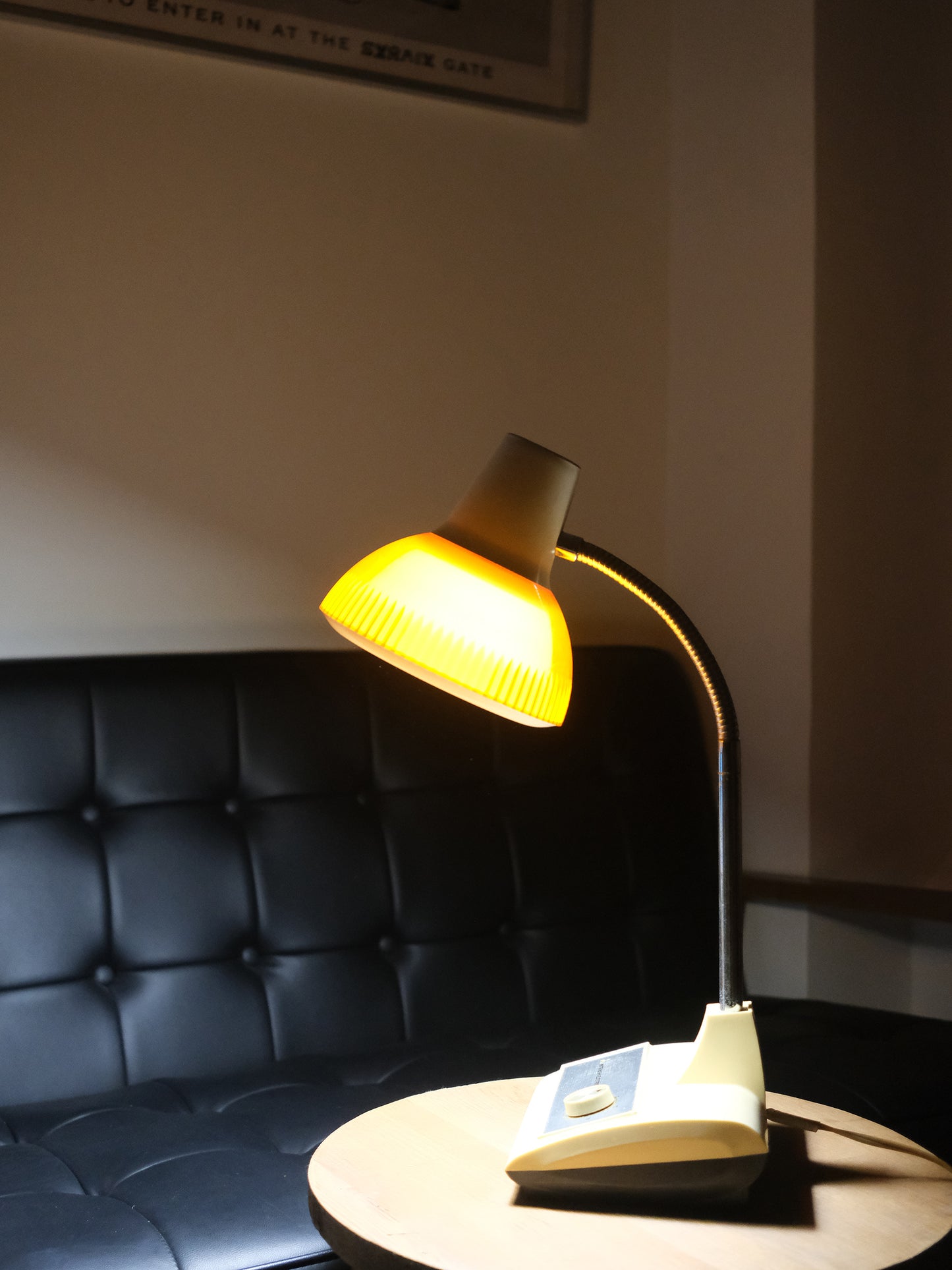 日本制 Mitsubishi 三菱 LB-301 白熱 燈色 旋鈕式 擡燈 Table Light Lamp