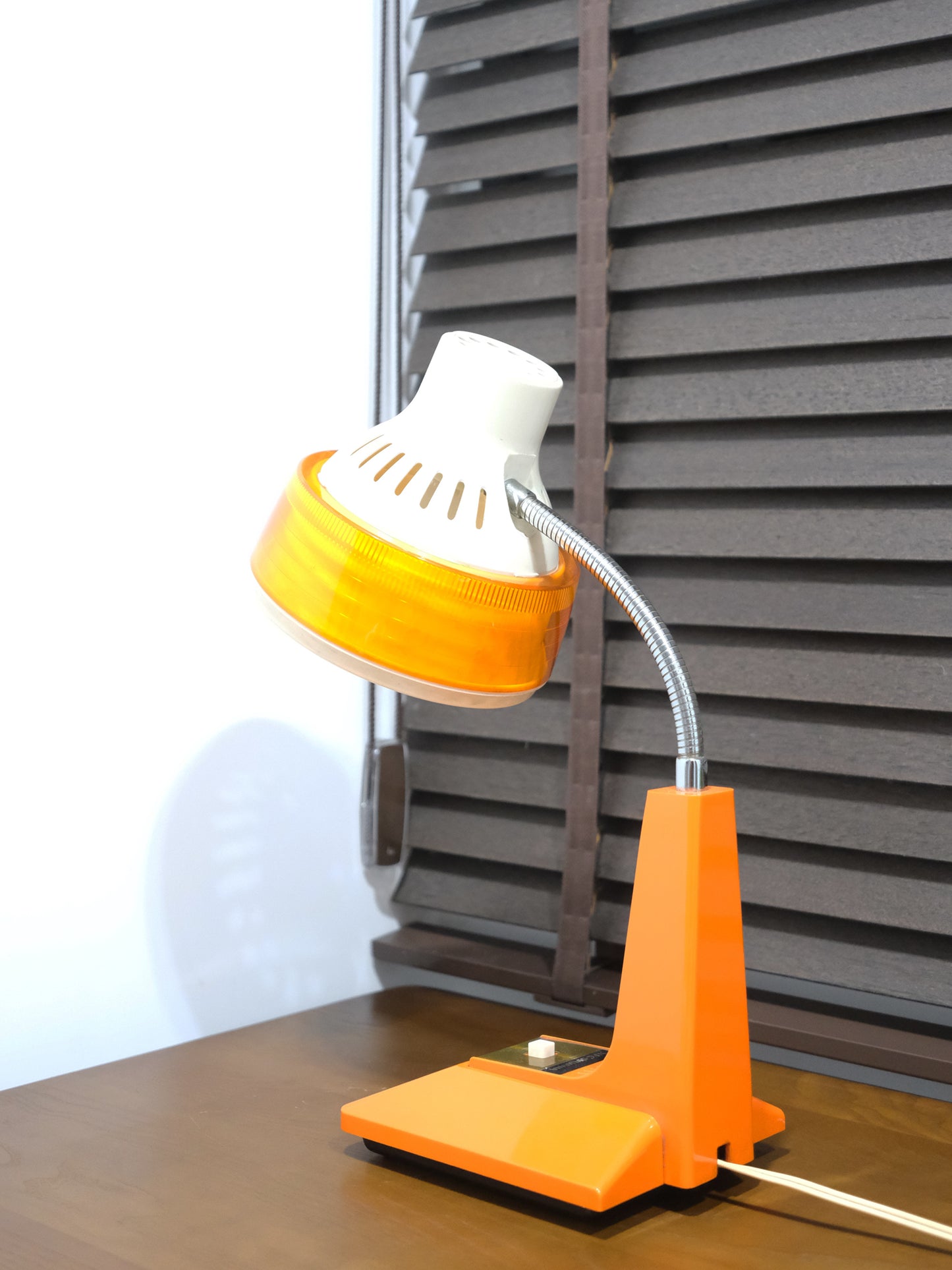 日本制 NEC 日電 Sylvania IS-6109 按鈕式 白熱 橙色 擡燈 Table Light Lamp