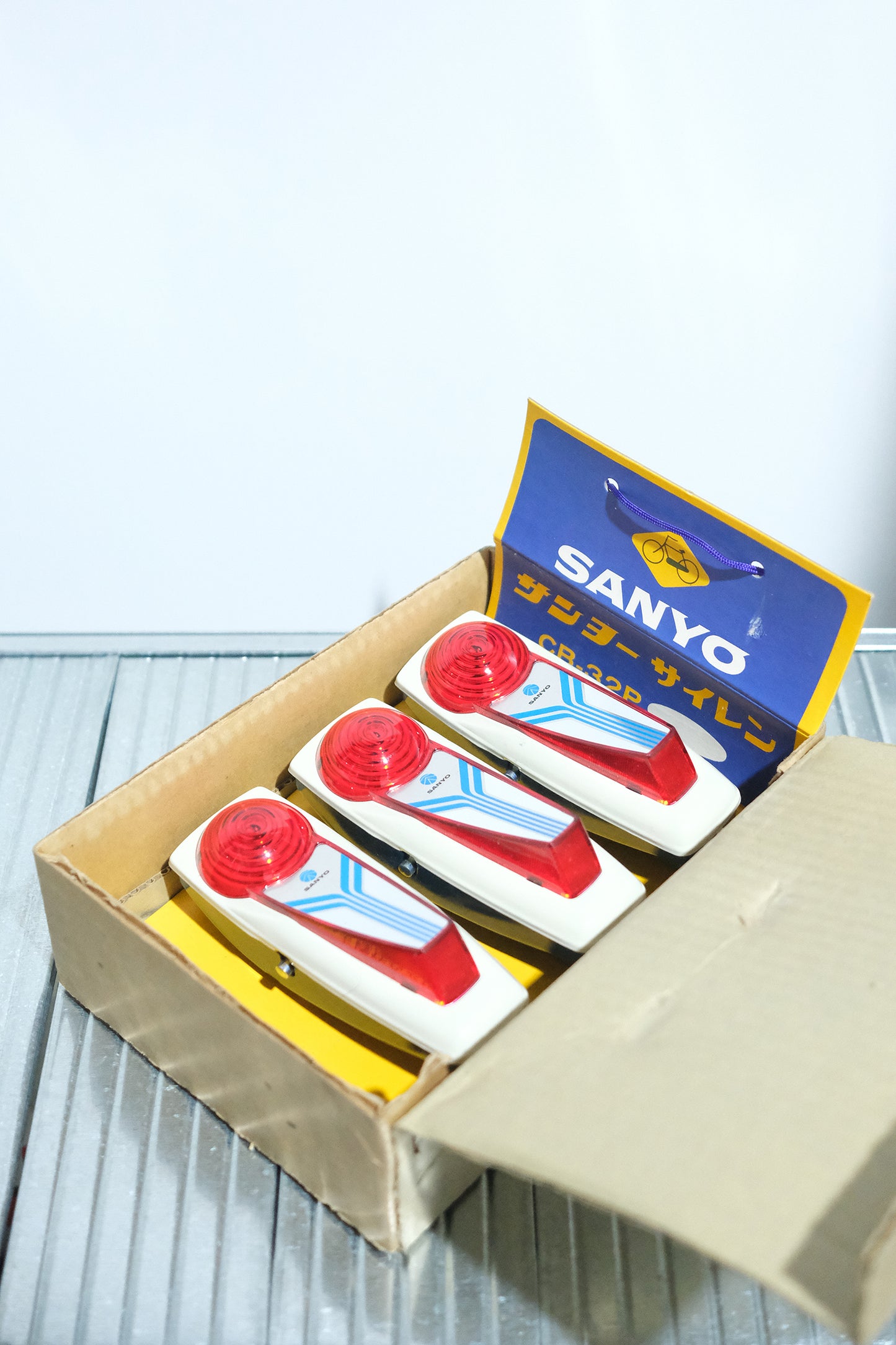 日本 Sanyo 70’s 單車用 懷舊改裝部件 警笛 發聲 發光 響鈴 x 1