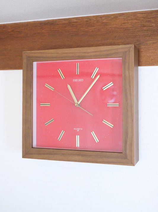日本制 Seiko 精工 QA430A 木外框 紅色 掛牆 石英鐘 Quartz Clock
