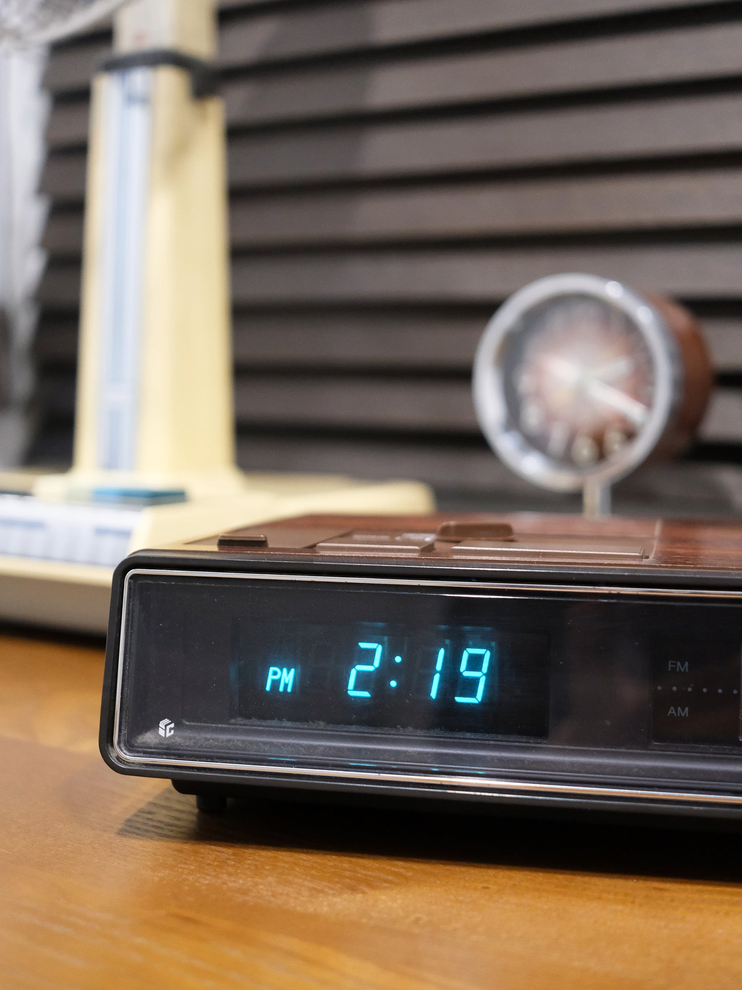 日本 1976年 SONY FM/AM Digital Clock Radio 木紋 電子收音機鬧鐘