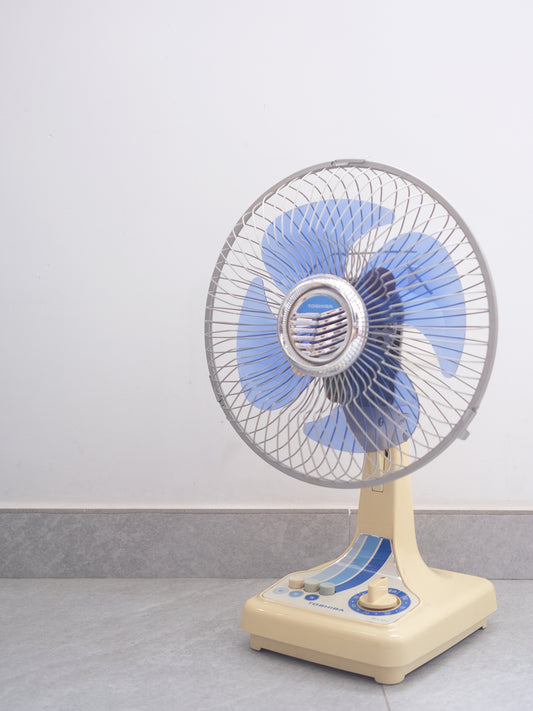 日本制 1983 Toshiba 東芝 F-112B 四葉 兩段風速調節 小巧型 電風扇 Electric fan