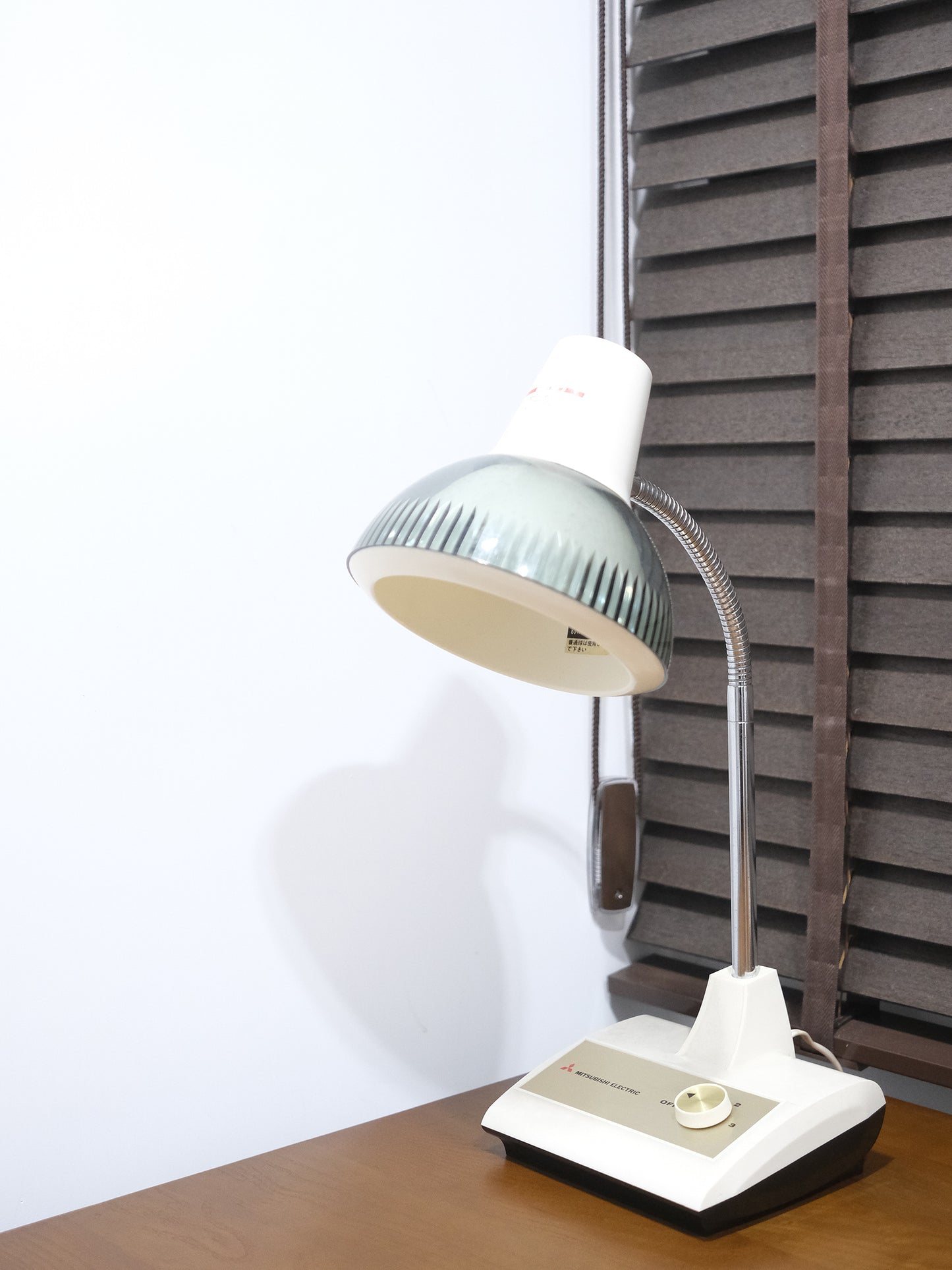 日本制 昭和 Mitsubishi 三菱 LB-301 白熱 灰色 燈罩 擡燈 Table Light Lamp