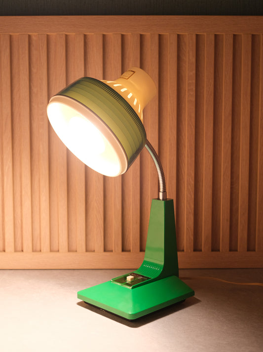 日本制 昭和 NEC 日電 Sylvania 按鈕式 白熱 綠色 擡燈 Table Light Lamp