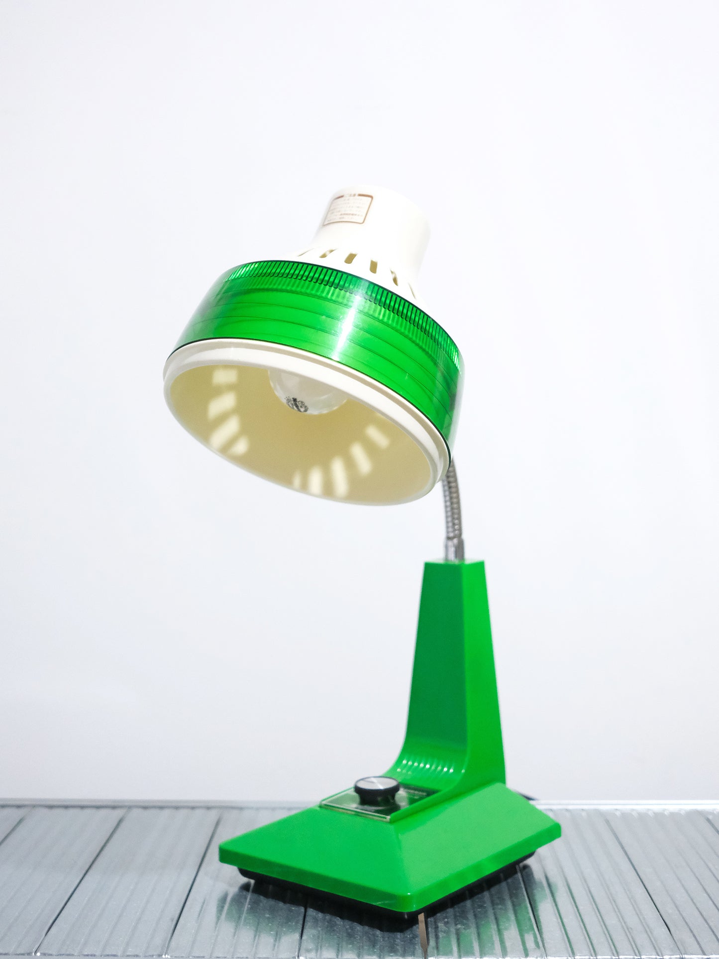 日本制 昭和 NEC 日電 Sylvania 旋鈕式 白熱 綠色 擡燈 Table Light Lamp