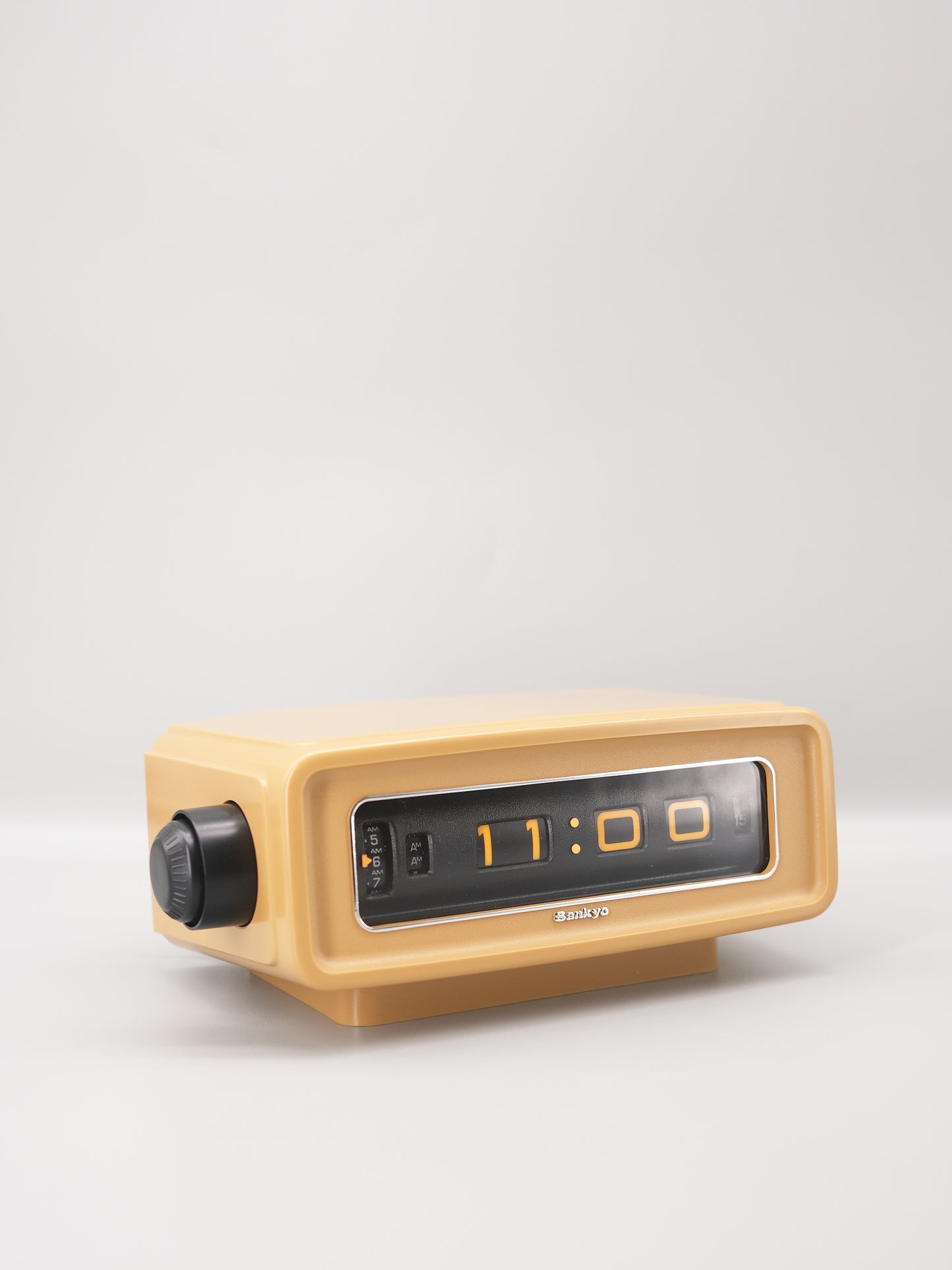 全新品 日本制 70s Sankyo DT-303 Digital Alarm Flip Clock 米色 翻頁鐘 有盒