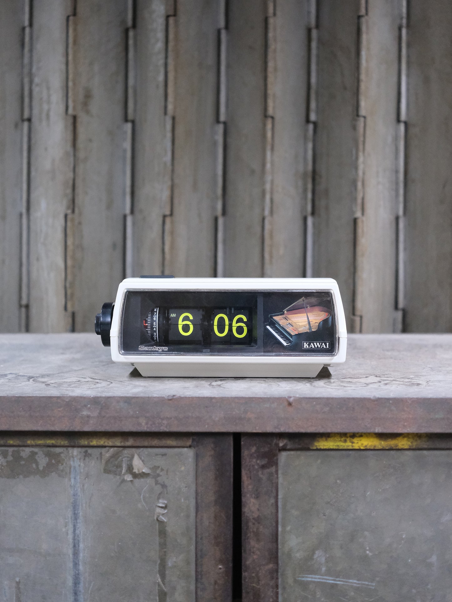 日本制 70s Sankyo L105Z Digital Alarm Kawai Flip Clock 翻頁鐘 白色