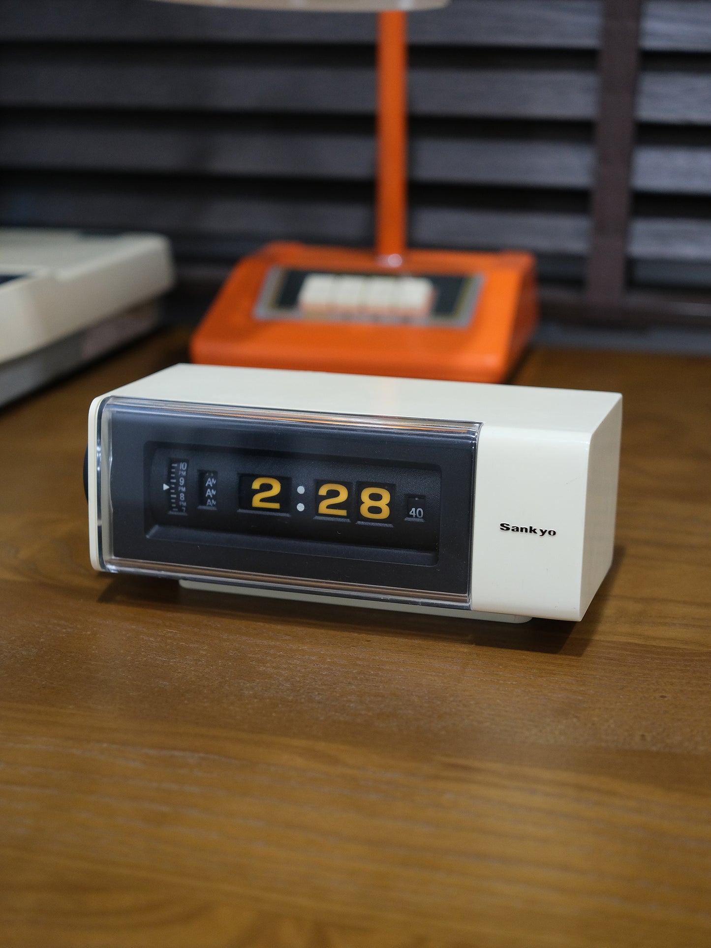 日本制 70s Sankyo DT-162 Digital Alarm Flip Clock 翻頁鐘 白色