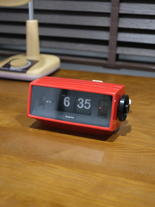 全新品 日本制 70s Sanyo 三洋 T-100 Digital Alarm Flip Clock 翻頁鐘 有盒