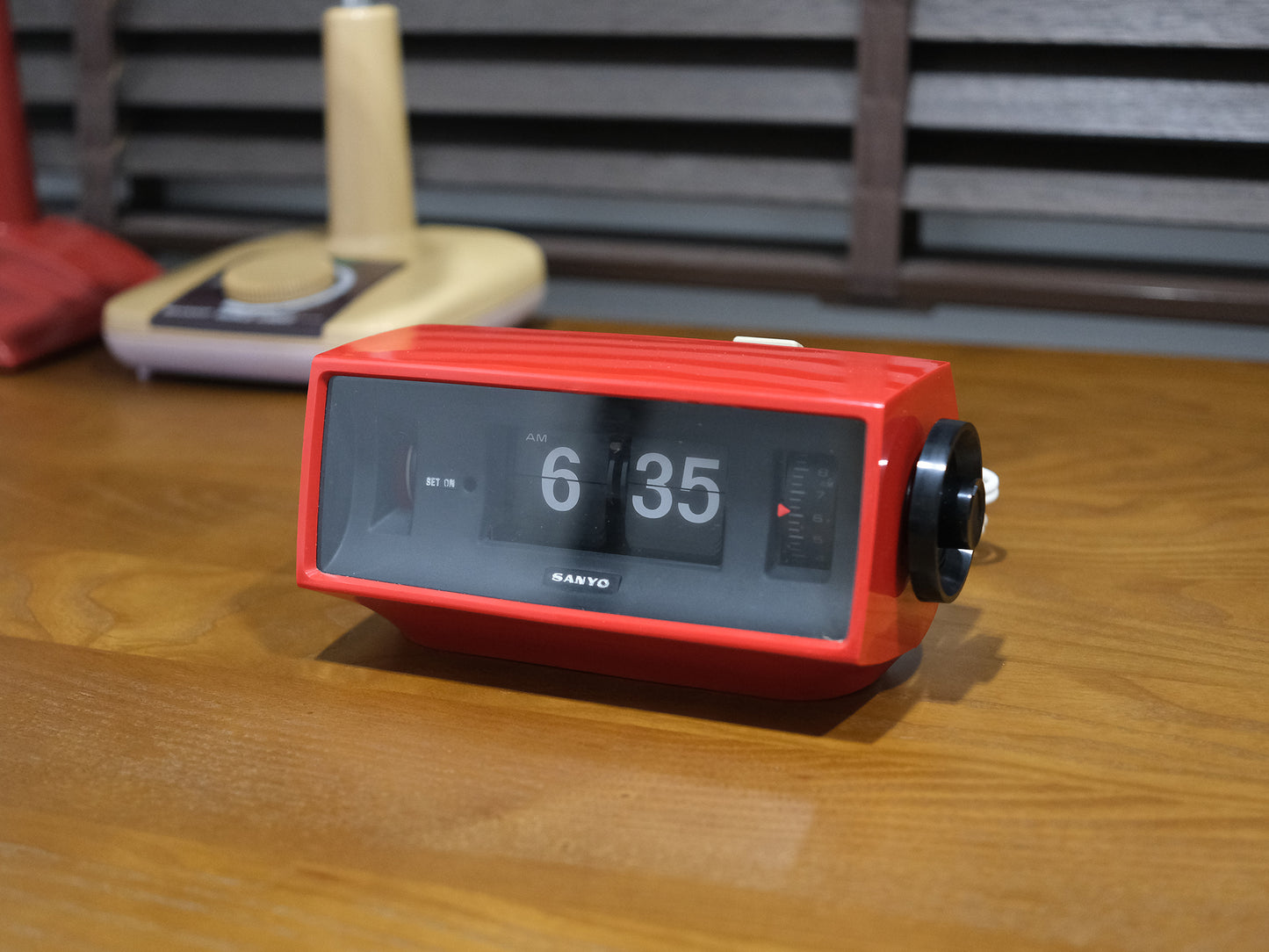 全新品 日本制 70s Sanyo 三洋 T-100 Digital Alarm Flip Clock 翻頁鐘 有盒