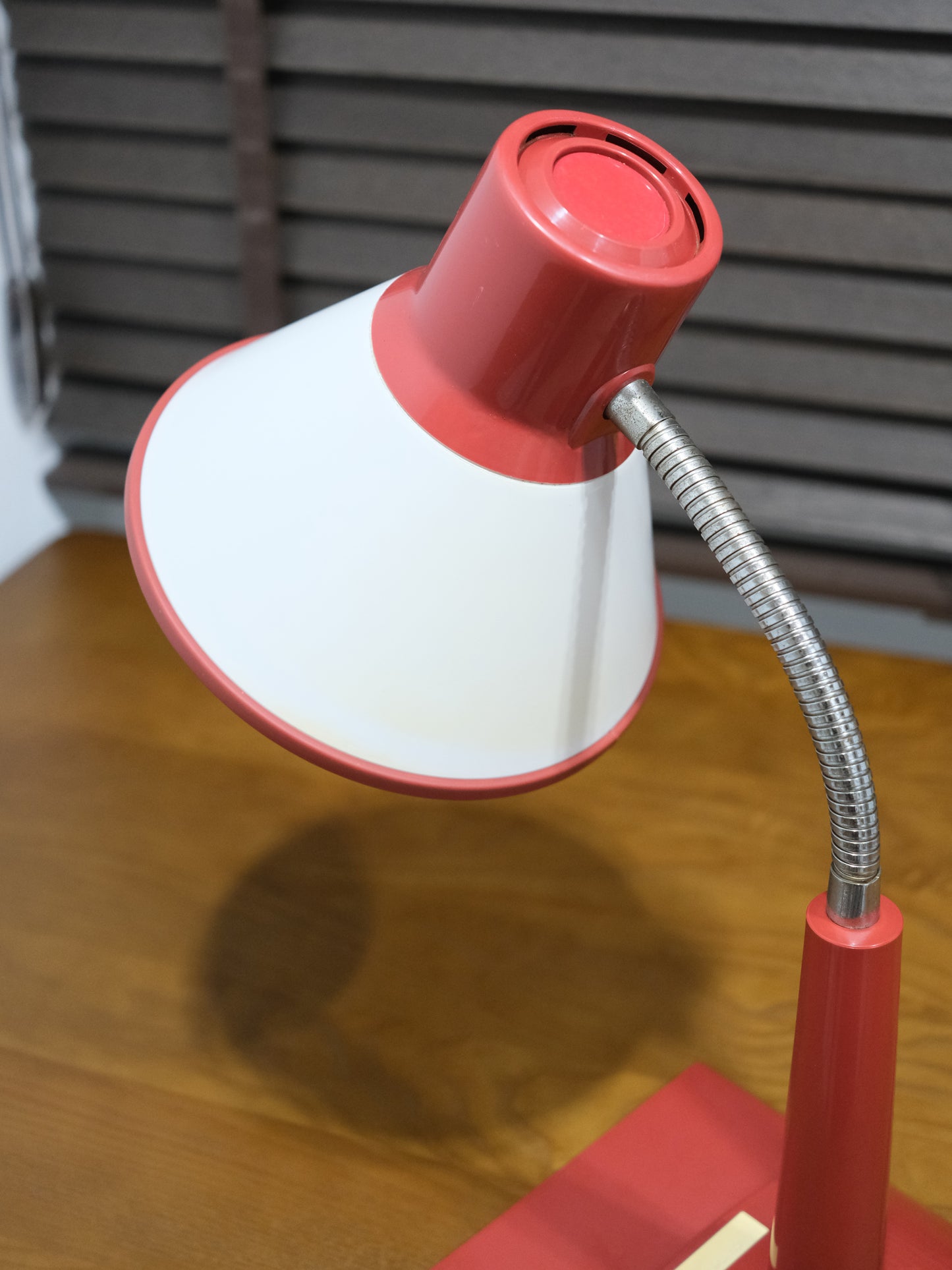 日本制 昭和 Toshiba IL-1808 白熱 紅色 按鈕式 擡燈 Table Light Lamp
